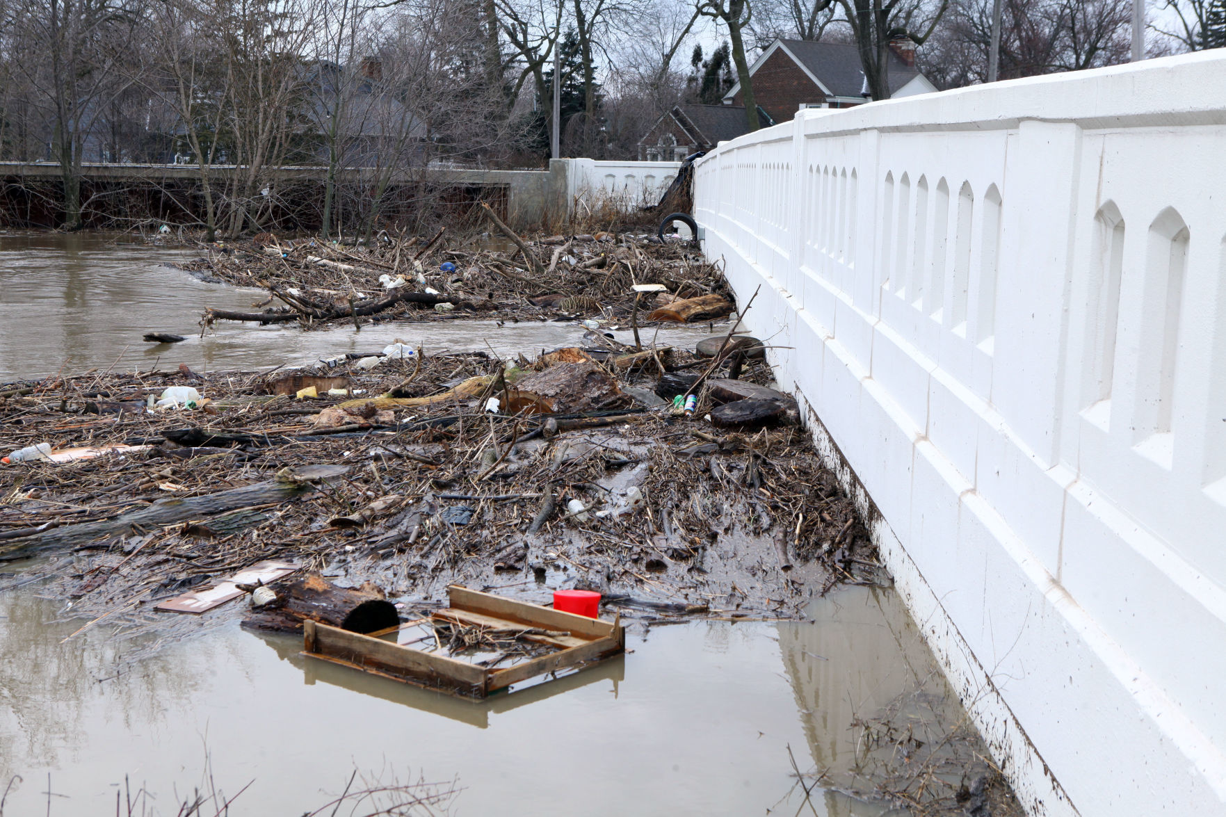 High water at Northcote Avenue bridge